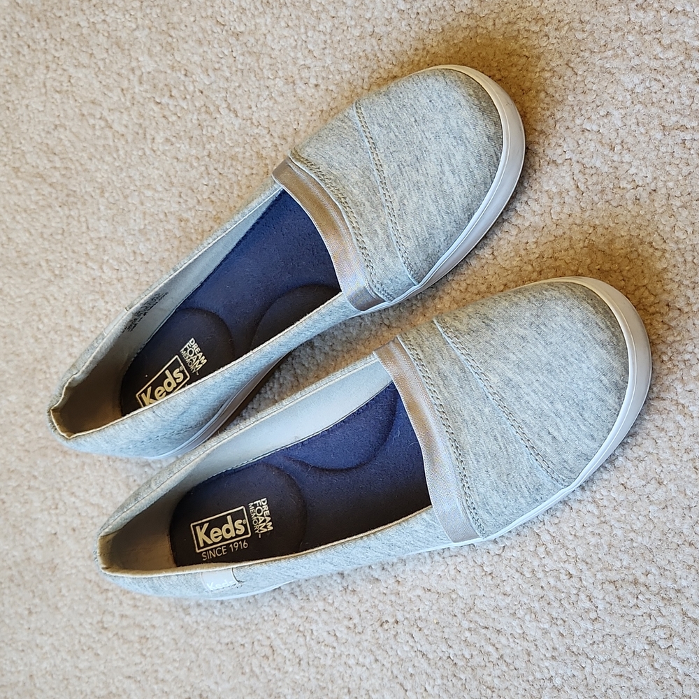 Women's keds, size 9, slip on shoes, grey, dream foam memory